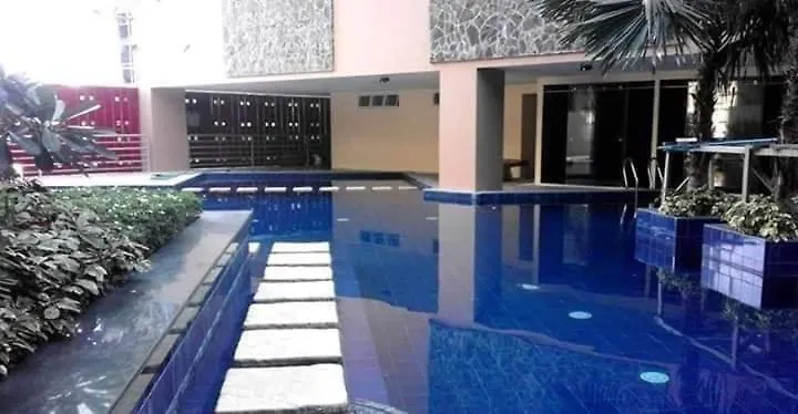 U607 Sunshine100 Netflix 65Inches Android Tv 40Mbps Wifi Karaoke Apart otel Pasig City Filipinler