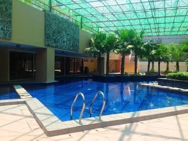 U607 Sunshine100 Netflix 65Inches Android Tv 40Mbps Wifi Karaoke Apart otel Pasig City
