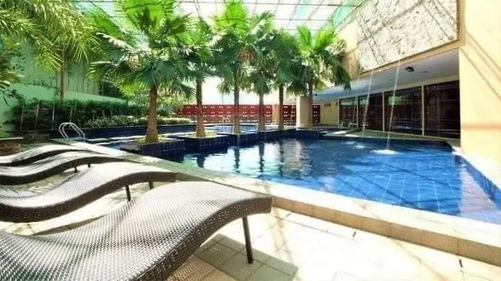 U607 Sunshine100 Netflix 65Inches Android Tv 40Mbps Wifi Karaoke Apart otel Pasig City